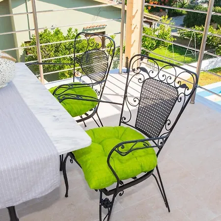 Acharavi Villa *
