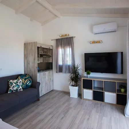 Acharavi * Acharavi (Corfu)